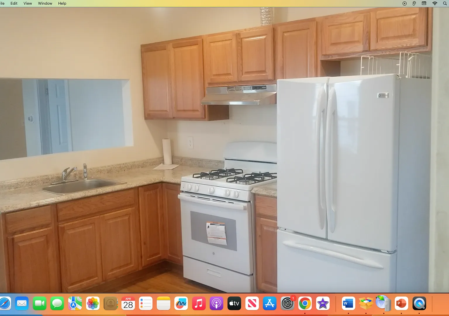 3 bed, 1000 sqft, $2,878 — Photo 2