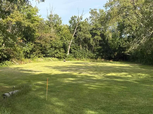 N Ellendale Rd, Edgerton, WI 53534
