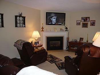 5th image of 200 Hollybrook Dr