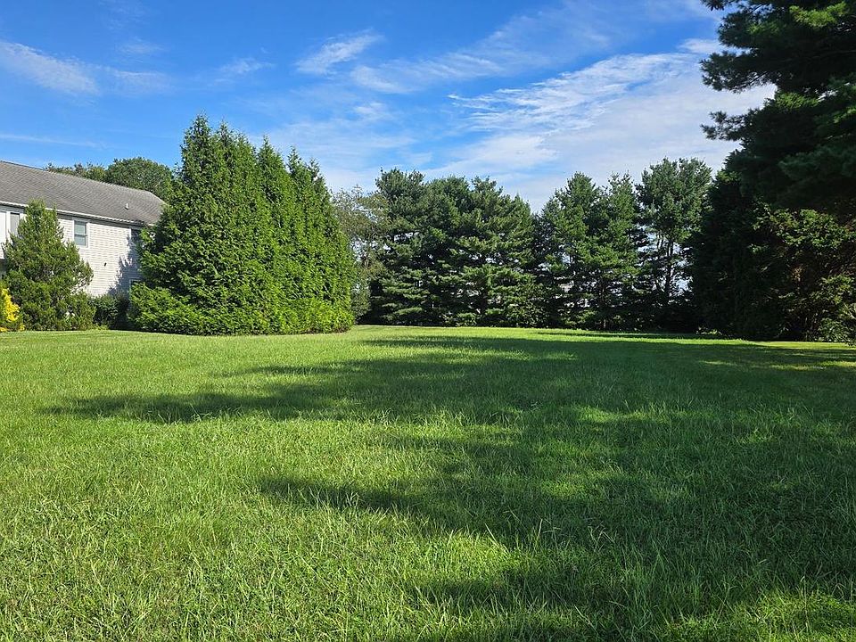 2nd image of 76 Bay Cir
