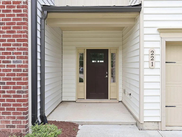221 Irving Way — Photo 33