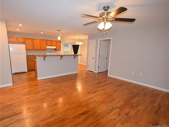 2nd image of 308 N Lincoln St