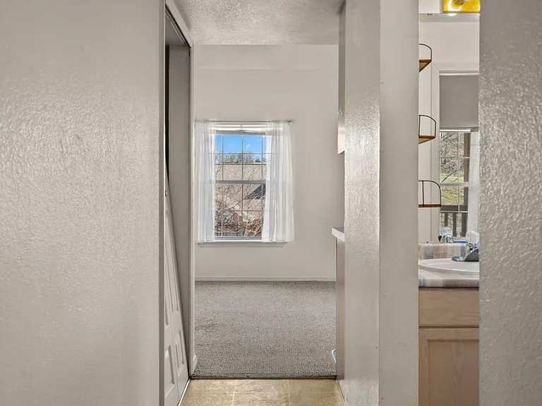 510 Abby Ln #7 — Photo 3