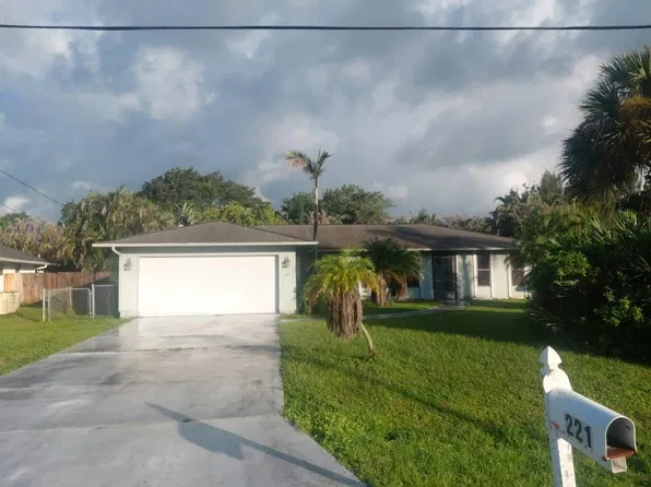 221 SE Verada Ave, Port Saint Lucie, FL 34983