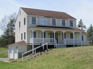 1 Sprucedale Dr, Sturbridge, MA 01566