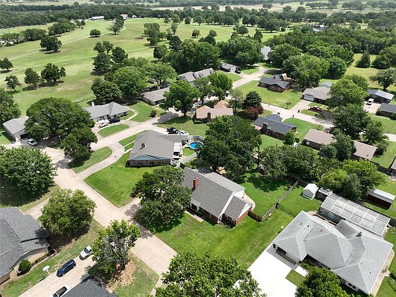 2nd image of 18 Dove Tree Rd