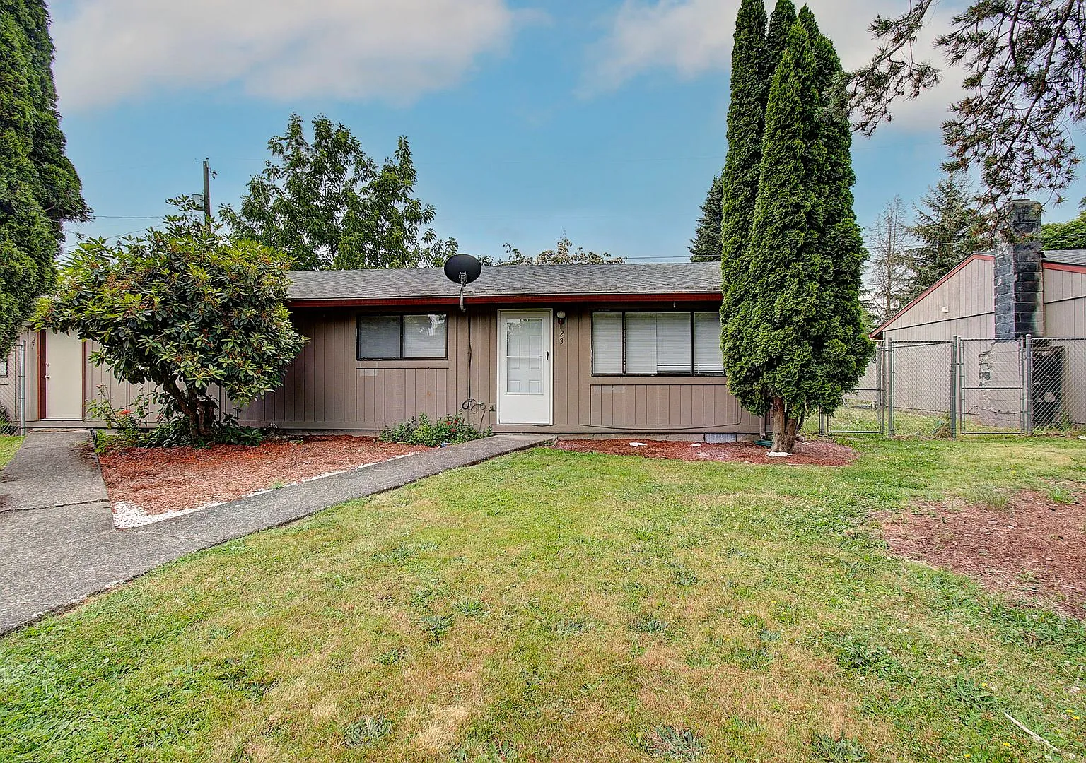 cap01 - NE 10th — Photo 2