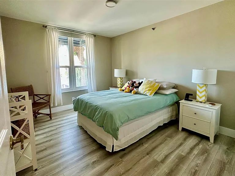 7582 Regency Lake Dr — Photo 13