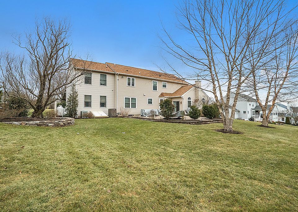 2nd image of 409 Devon Ln