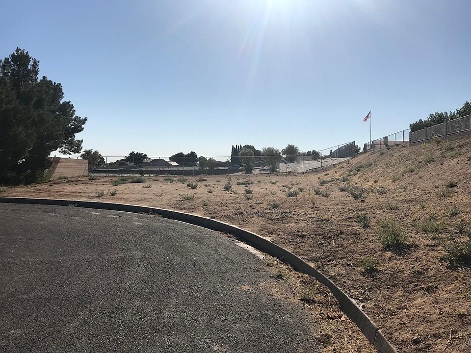 2nd image of Windjammer Ln