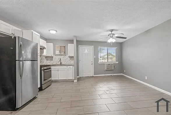 4811 Oakland St — Photo 15