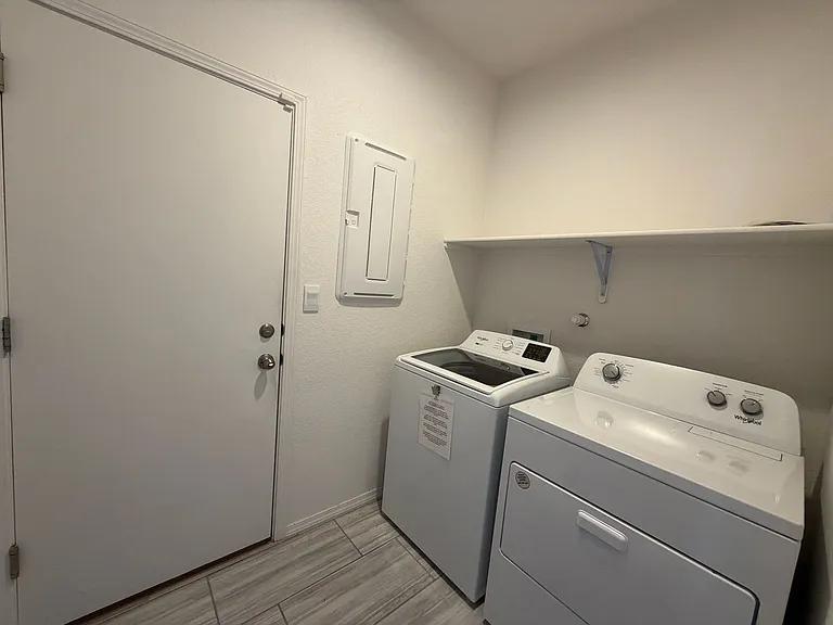 768 Amatista Loop SE — Photo 27
