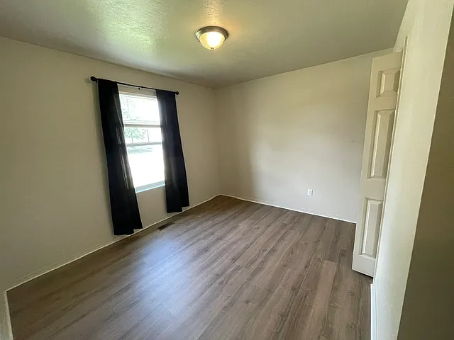 1116 N Dove Ave — Photo 9