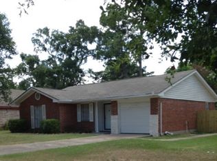 222 Pine Crest Dr, Conroe, TX 77301