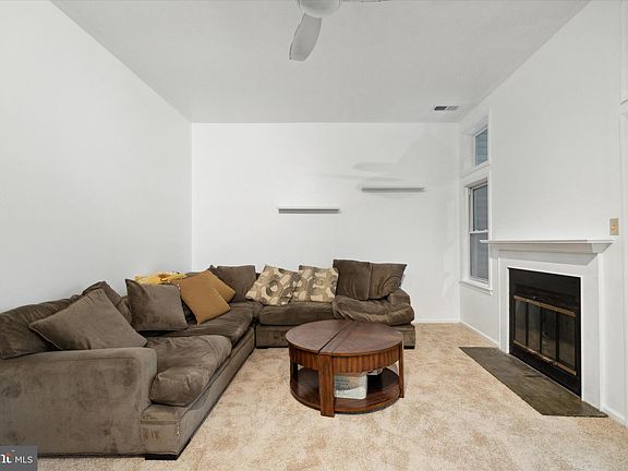 4th image of 3905 Birch Cir #39