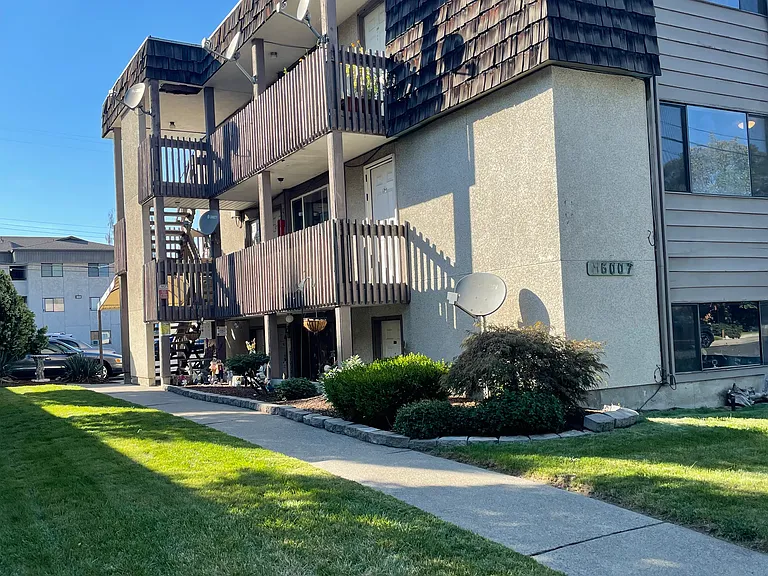6007 N Mayfair St — Photo 1