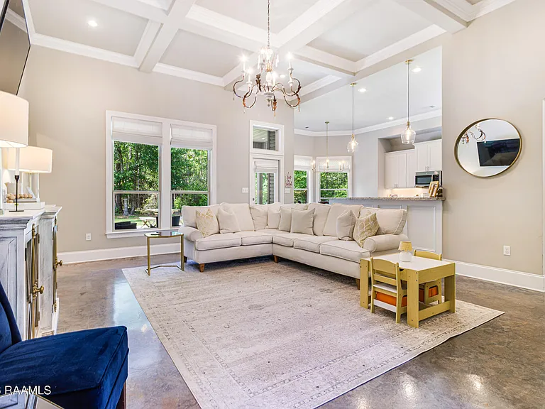 500 Bateleur Way — Photo 4