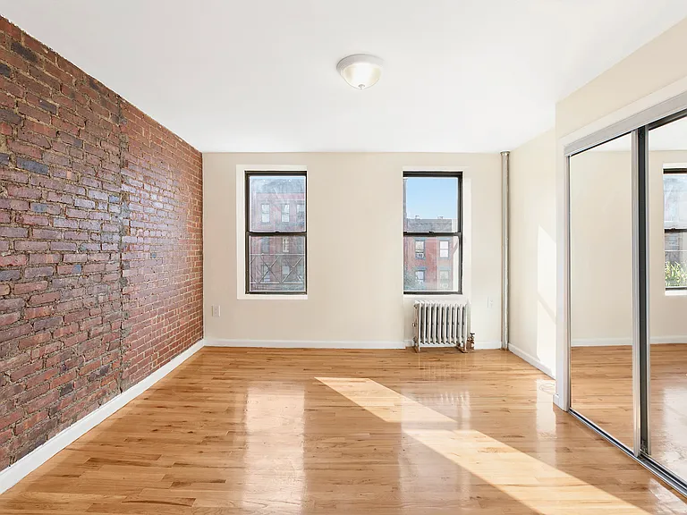 714 9th Ave #3A — Photo 1