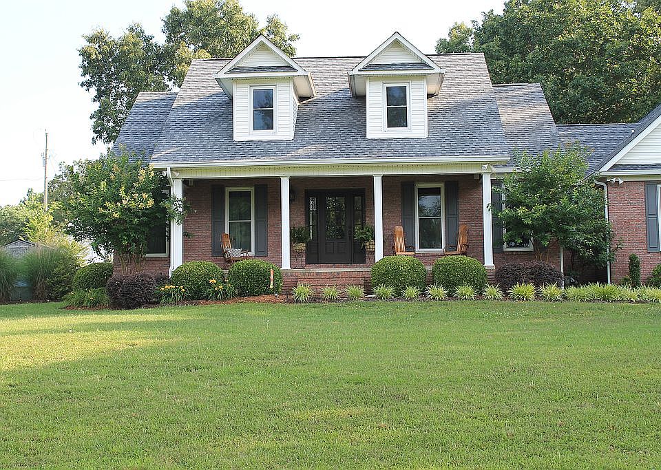 1st image of 60 Carmen Dr
