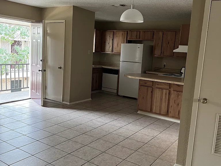 Ricks Apartments — Photo 14