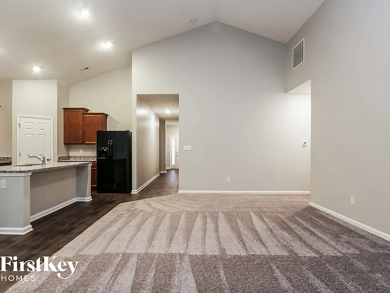 12128 Fall Ct — Photo 4