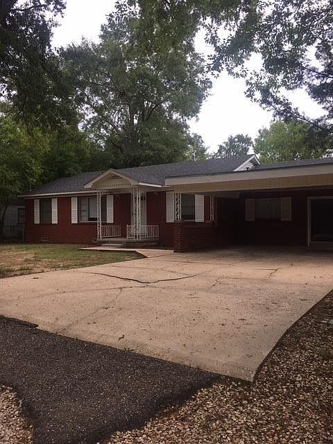 1st image of 702 Hilltop Dr