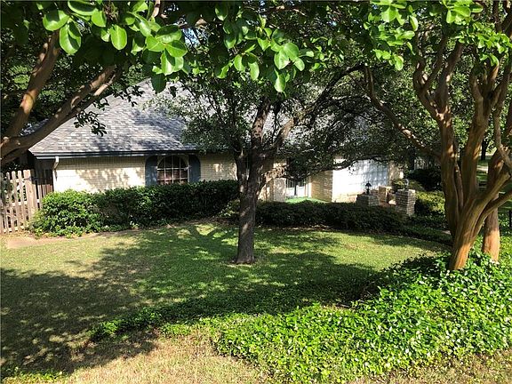 3rd image of 1502 King Arthur Dr
