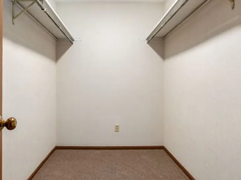 Southampton Apartments — Photo 16