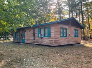 7025 Frontenac Ave, Indian River, MI 49749