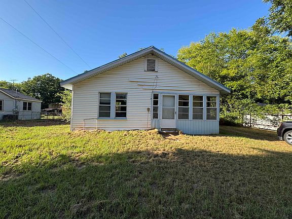 4th image of 2403 Holmes Rd