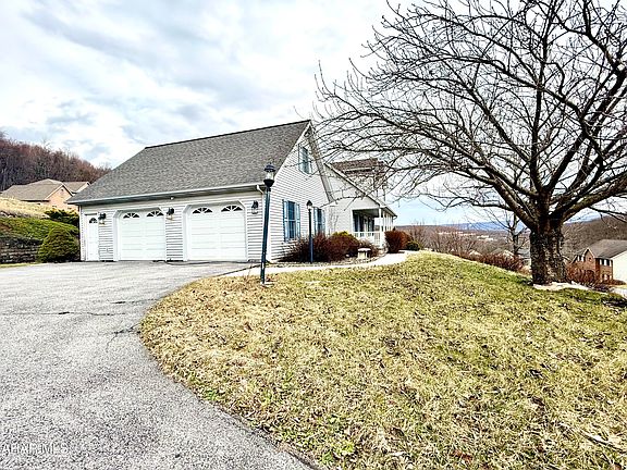 2nd image of 246 Castle Farms Rd