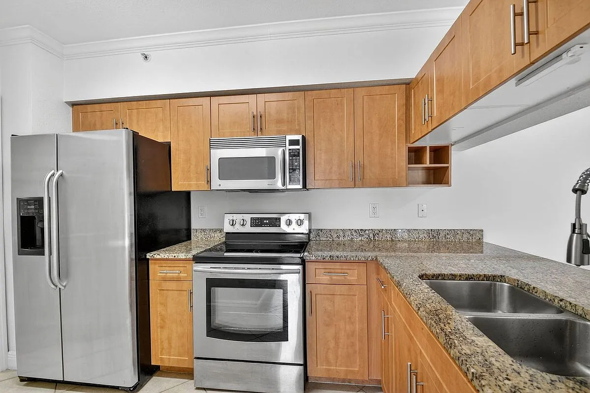 2 bed, 2.0 bath, 1262 sqft, $2,300 — Photo 2