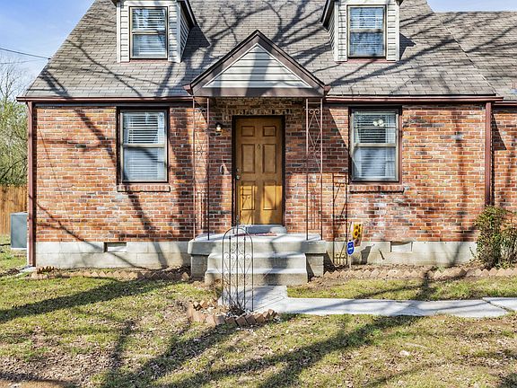 3rd image of 2616 Lakeland Dr