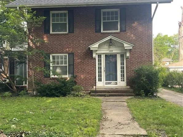 5728 Rockhill Rd, Kansas City, MO 64110