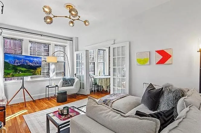 4 Crawford St #2 — Photo 3