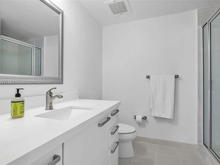 185 SW 7th St #3611 — Photo 12