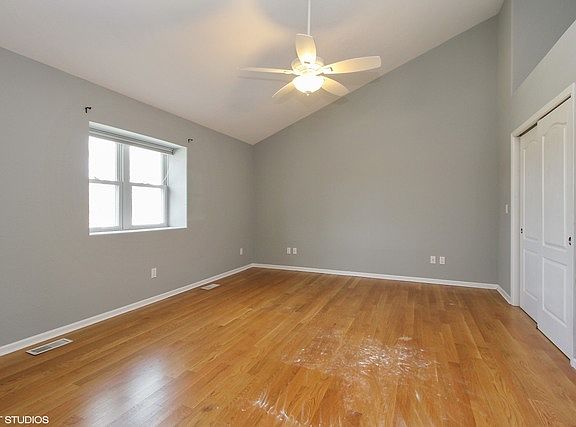 5th image of 1106 Meadows Walk Dr