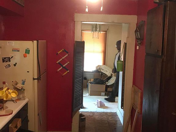 5th image of 405 Amy Ave