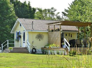 21 Floyd St, Long Island, ME 04050