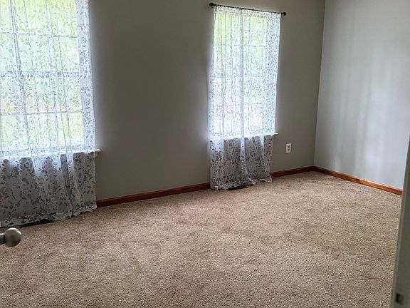 4th image of 14 Cheshire Dr #14
