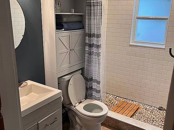 4th image of 4175 Caroline Rd