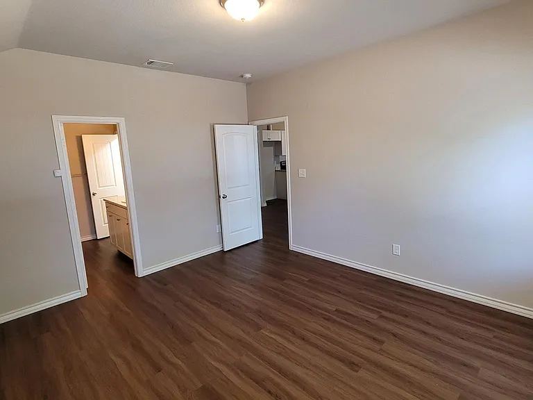 3417 Avenue G — Photo 11
