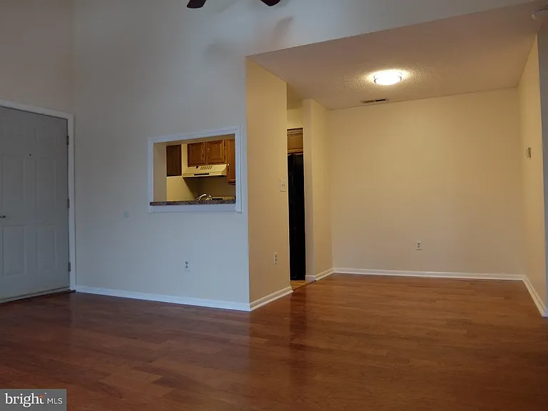 4906 Ravens Crest Dr — Photo 16