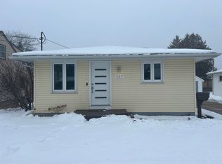 883 Roosevelt St, Menasha, WI 54952