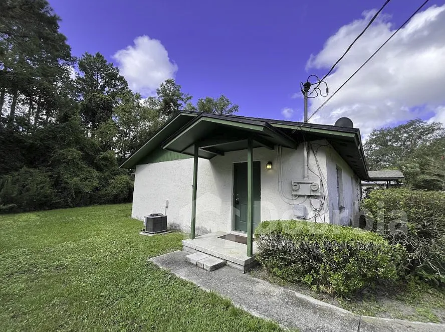 Single Story 2 bedroom, 1 Bathroom Duplex — Photo 2