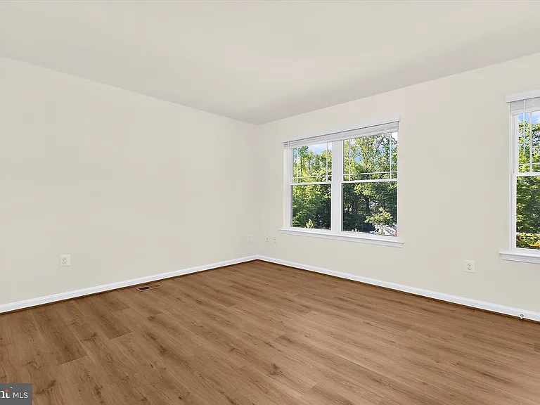1102 Thomas Trl — Photo 21