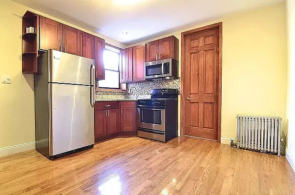 Rented by Executive Towers  | media 4