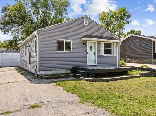 1231 33rd St NE, Cedar Rapids, IA 52402