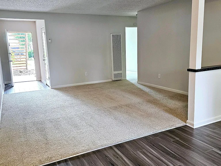 1BR, 1BA-707SF