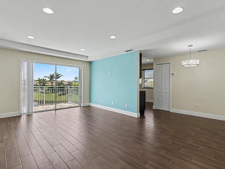 1250 SW 113th Ter #204 — Photo 11